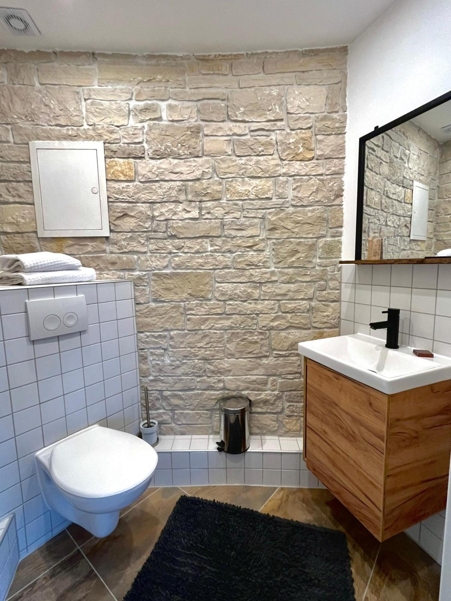 Hotel Zur Alten Stadtkellerei Leipzig Quarto foto Bathroom